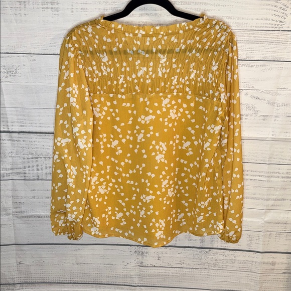 NWOT Women’s Mustard Yellow Floral V-Neck Blouse - Picture 4 of 7